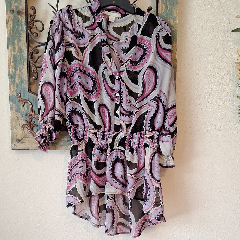 Purple and White Graphic Blouse with Mandarin Collar. Size L